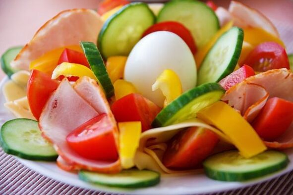 Salad ng gulay sa menu ng egg-orange na diyeta para sa pagbaba ng timbang